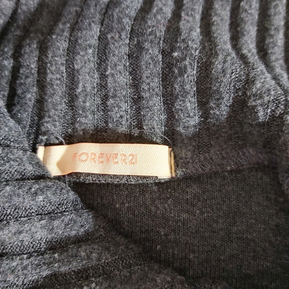 Forever 21 button side top - Picture 6 of 10